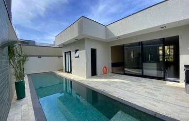 Imagem: A casa em condomínio possui 3 Dormitórios, 3 Banheiros, 4