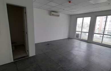 Imagem: O depósito possui 1 Vaga na garagem e 36m² de Área e está