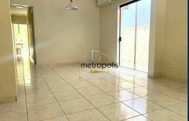 Imagem: A casa possui 2 Dormitórios, 1 Banheiro, 2 Vagas na garagem