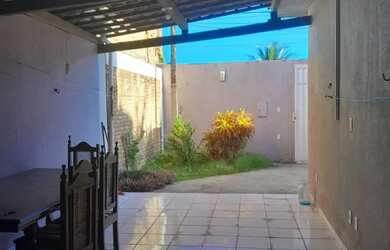 Imagem: A casa possui 5 Dormitórios, 3 Banheiros, 1 Vaga na garagem