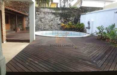 Imagem: O depósito possui 4 Vagas na garagem e 530m² de Área e está