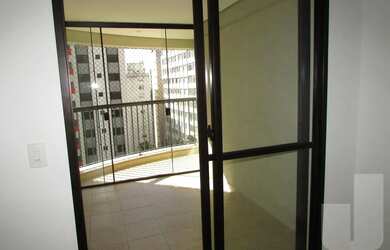 Imagem: O apartamento possui 2 Dormitórios, 1 Banheiro, 2 Vagas na