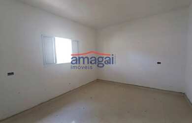 Imagem: A casa possui 2 Dormitórios, 1 Banheiro, 4 Vagas na garagem