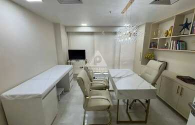 Imagem: O depósito possui 1 Vaga na garagem, 30m² de Área e está