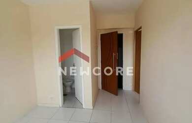 Imagem: O depósito possui 2 Vagas na garagem, 30m² de Área e está