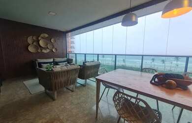 Imagem: O apartamento possui 4 Dormitórios, 5 Banheiros, 4 Vagas na