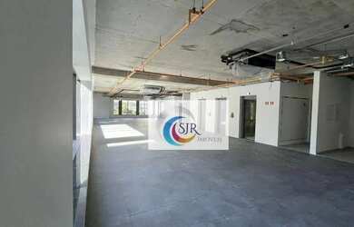 Imagem: O depósito possui 4 Vagas na garagem, 440m² de Área e está