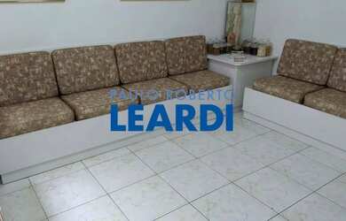 Imagem: O depósito possui 3 Vagas na garagem, 138m² de Área e está