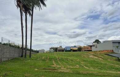 Imagem: O terreno possui 503m² de Área e está localizado em Pinheirinho