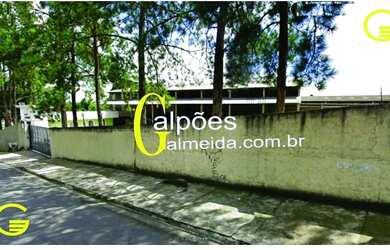 Imagem: O depósito possui 5 Vagas na garagem e 4000m² de Área e está