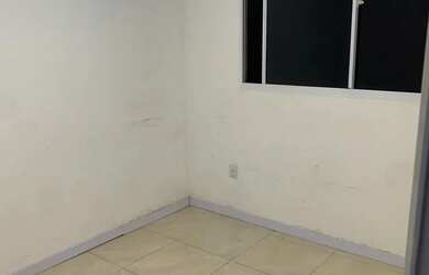 Imagem: O apartamento possui 2 Dormitórios, 1 Banheiro, 2 Vagas na