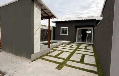 Imagem: A casa possui 2 Dormitórios, 1 Banheiro, 1 Vaga na garagem