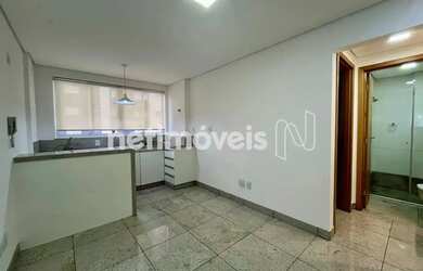 Imagem: O apartamento possui 1 Dormitório, 1 Banheiro, 1 Vaga na garagem