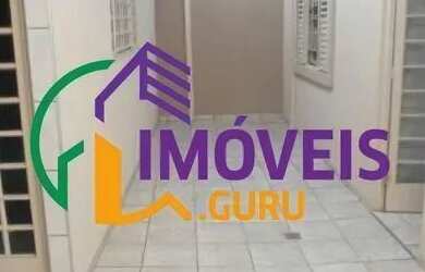 Imagem: A casa e possui 3 Dormitórios, Suítes, 1 Banheiro, 3 Vagas