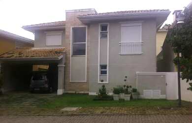 Imagem: A casa em condomínio possui 4 Dormitórios, 5 Banheiros, 4