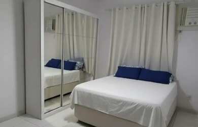 Imagem: A casa possui 2 Dormitórios, 2 Banheiros, 2 Vagas na garagem