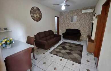 Imagem: A casa possui 3 Dormitórios, 2 Banheiros, 1 Vaga na garagem