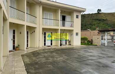 Imagem: A casa em condomínio possui 2 Dormitórios, 3 Banheiros, 1