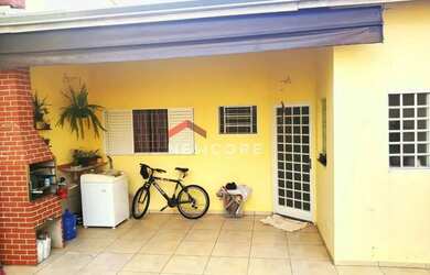 Imagem: A casa possui 1 Dormitório, 1 Banheiro, 5 Vagas na garagem