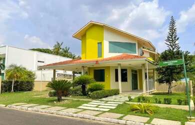 Imagem: A casa em condomínio possui 4 Dormitórios, 5 Banheiros, 4