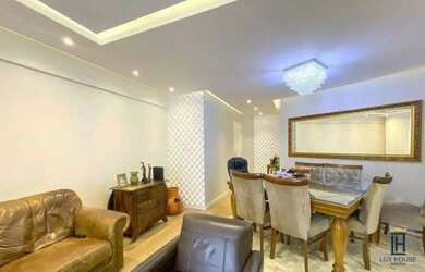 Imagem: O apartamento possui 4 Dormitórios, 2 Banheiros, 2 Vagas na