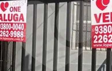 Imagem: A casa possui 4 Dormitórios, 2 Banheiros, 1 Vaga na garagem