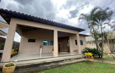 Imagem: A casa em condomínio à venda possui 3 Dormitórios, 5 Banheiros