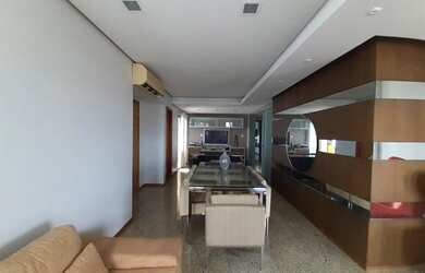 Imagem: O apartamento possui 3 Dormitórios, 5 Banheiros, 2 Vagas na