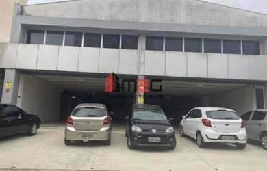 Imagem: O depósito possui 5 Vagas na garagem, 700m² de Área e está