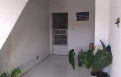 Imagem: A casa possui 1 Dormitório, 1 Banheiro e está localizado