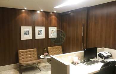 Imagem: O depósito possui 5 Vagas na garagem, 213m² de Área e está