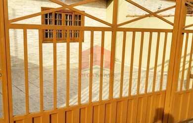 Imagem: A casa possui 2 Dormitórios, 2 Banheiros, 2 Vagas na garagem