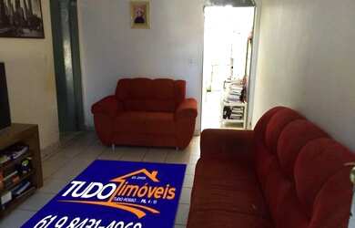 Imagem: A casa possui 2 Dormitórios, 1 Banheiro, 3 Vagas na garagem