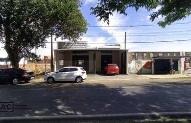 Imagem: O depósito possui 2 Vagas na garagem e 110m² de Área e está