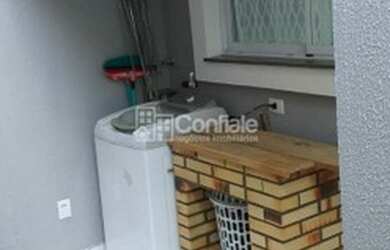 Imagem: A casa possui 2 Dormitórios, 1 Banheiro, 1 Vaga na garagem