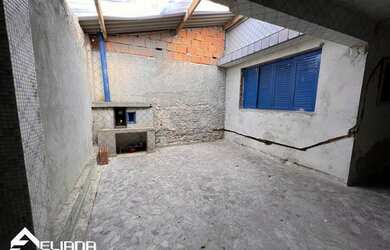 Imagem: A casa possui 3 Dormitórios, 2 Banheiros, 3 Vagas na garagem