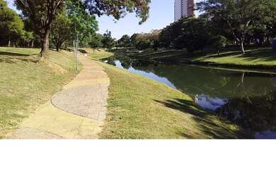 Imagem 1: Linda Casa. 5 Vagas na garageme5 Dormitórios