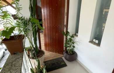 Imagem: A casa possui 2 Dormitórios, 2 Banheiros, 1 Vaga na garagem