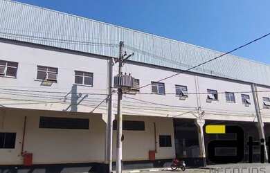 Imagem: O depósito possui 5 Vagas na garagem e 800m² de Área e está