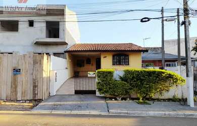 Imagem: A casa possui 2 Dormitórios, 1 Banheiro, 1 Vaga na garagem