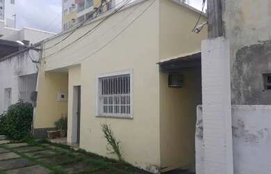 Imagem: A casa possui 2 Dormitórios, 2 Banheiros, 1 Vaga na garagem