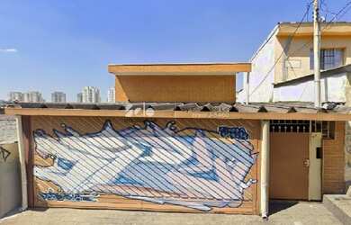 Imagem: A casa possui 3 Dormitórios, 3 Banheiros, 2 Vagas na garagem