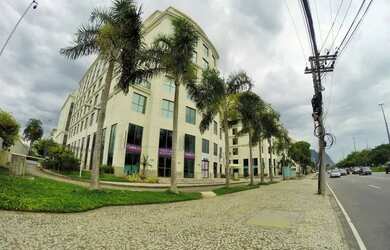 Imagem: O depósito possui 1 Vaga na garagem, 36m² de Área e está