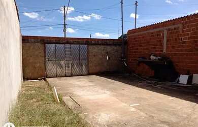 Imagem 2: 150$ MIL VENDA URGENTE. 200m² de Área, 4 Vagas na garageme3 Dormitórios