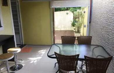 Imagem: A casa em condomínio possui 2 Dormitórios, 3 Banheiros, 2