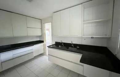 Imagem: A casa em condomínio possui 4 Dormitórios, 4 Banheiros, 3