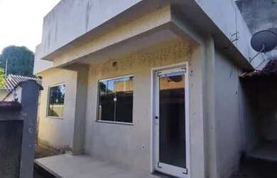 Imagem: A casa e possui 2 Dormitórios, Suítes, 1 Banheiro, 2 Vagas