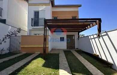 Imagem: A casa em condomínio possui 3 Dormitórios, 3 Banheiros, 2