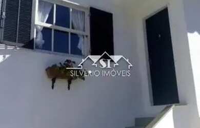 Imagem: A casa possui 3 Dormitórios, 1 Banheiro, 1 Vaga na garagem