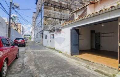 Imagem: A casa possui 5 Dormitórios, 4 Banheiros, 2 Vagas na garagem